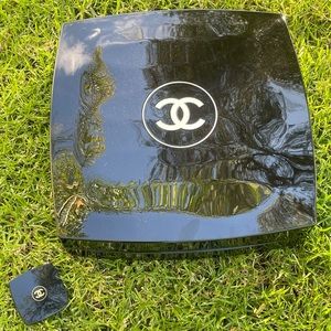CHANEL collectible large compact *Rare*